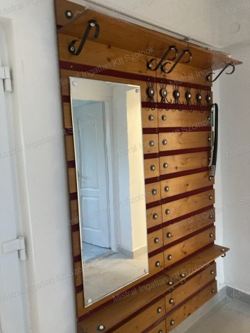 Eladó családi ház, Újszászon 37 M Ft, 3 szobás