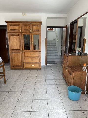 Eladó családi ház, Komlón 65 M Ft, 6+3 szobás