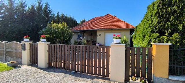 Eladó nyaraló, Balatonszentgyörgyön 129 M Ft, 4 szobás