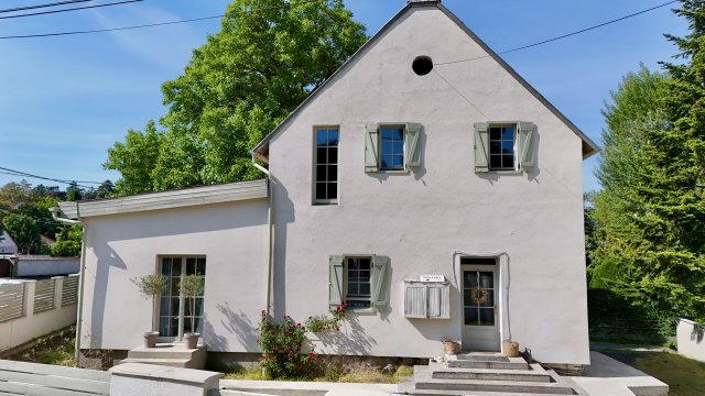 Eladó családi ház, Szentendrén 264.9 M Ft, 5 szobás