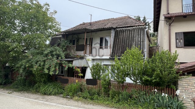 Eladó családi ház, Esztergomban 55 M Ft, 4 szobás