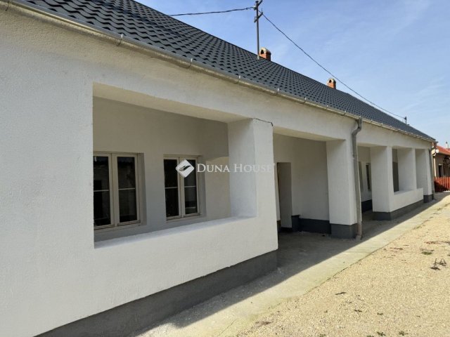 Eladó családi ház, Csornán 41 M Ft, 3 szobás