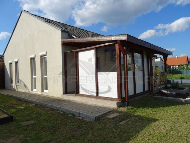 Eladó ikerház, Győrött 69.9 M Ft, 4 szobás
