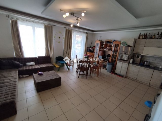 Eladó ikerház, Tatabányán 84.99 M Ft, 4 szobás