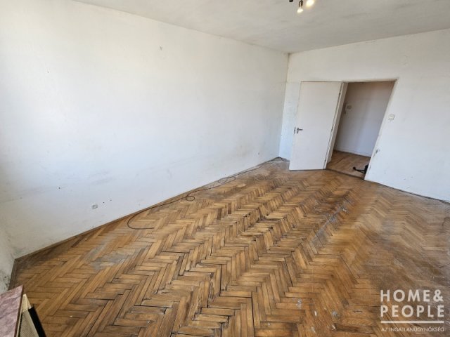 Eladó téglalakás, Szegeden 42.5 M Ft, 3 szobás