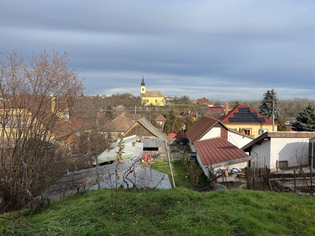 Eladó családi ház, Dunaújvárosban 20.9 M Ft, 2 szobás