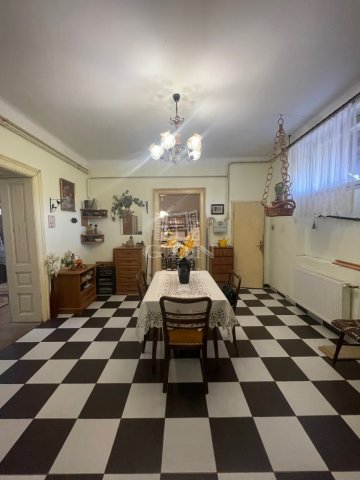 Eladó téglalakás, Szegeden 26 M Ft, 3+1 szobás