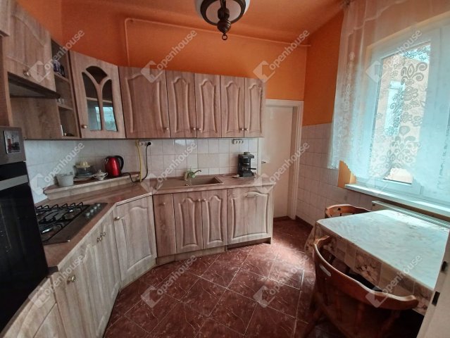 Eladó családi ház, Debrecenben 87.9 M Ft, 4 szobás