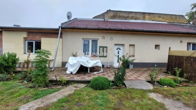 Eladó téglalakás, Budapesten, XX. kerületben 44.9 M Ft, 3 szobás