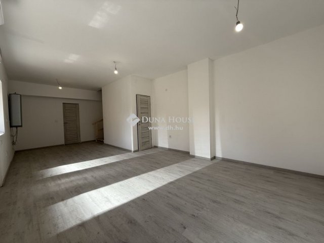 Eladó családi ház, Budapesten, XVIII. kerületben 74.9 M Ft