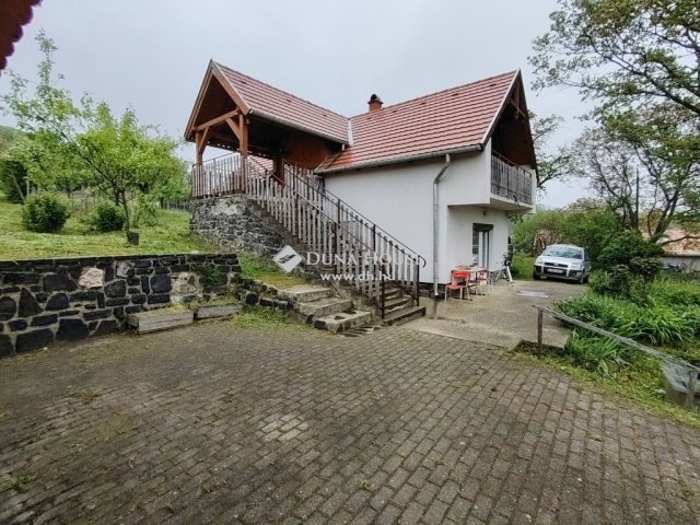 Eladó nyaraló, Lesenceistvándon 84.9 M Ft, 2 szobás