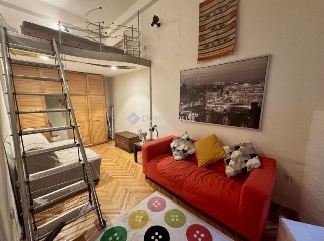 Eladó téglalakás, Budapesten, VI. kerületben 51 M Ft, 1 szobás