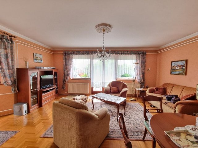 Eladó családi ház, Budakeszin 174.9 M Ft, 7 szobás