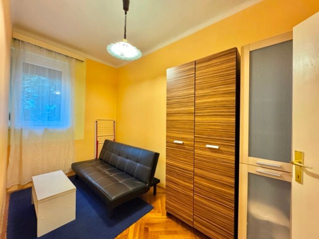 Kiadó téglalakás, albérlet, Pécsett 130 E Ft / hó, 2 szobás