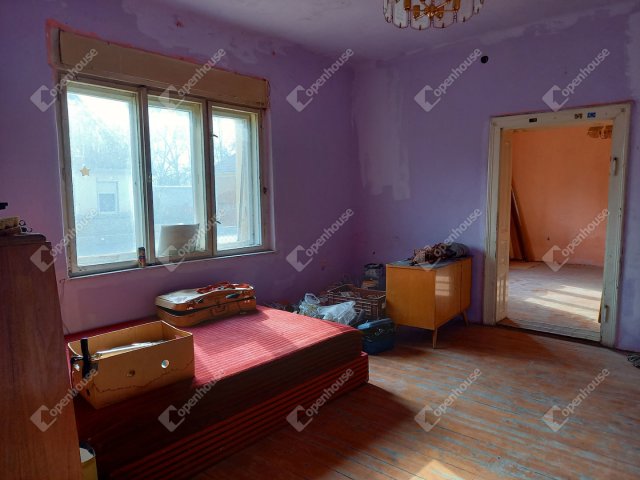 Eladó családi ház, Adorjánházán 14 M Ft, 3 szobás
