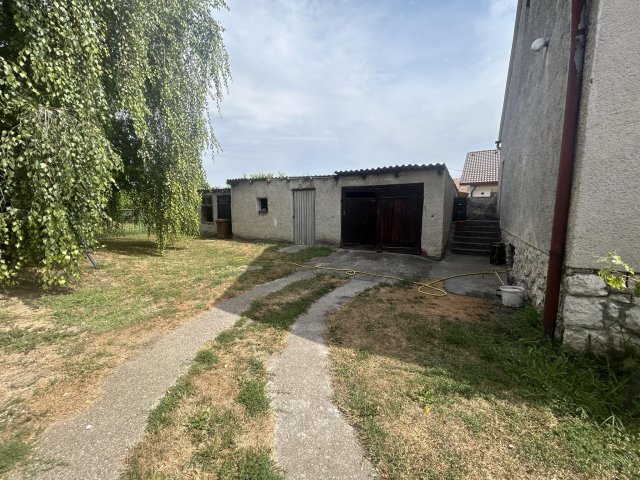 Eladó családi ház, Kónyon 52 M Ft, 4 szobás