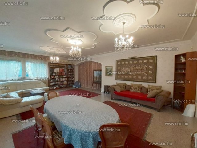 Eladó családi ház, Budapesten, III. kerületben 248.9 M Ft