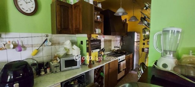 Eladó családi ház, Kiskunlacházán 65 M Ft, 3 szobás