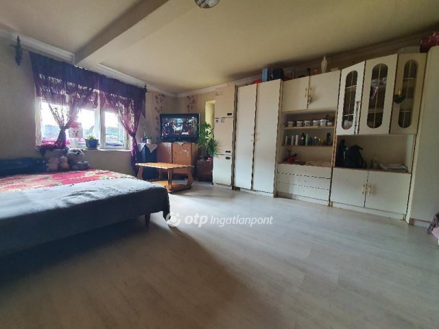 Eladó családi ház, Hajdúszováton 9.9 M Ft, 2 szobás