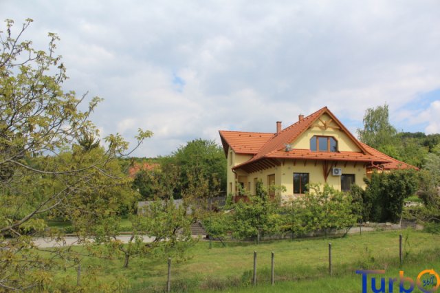 Eladó családi ház, Budakeszin 254.9 M Ft, 4 szobás