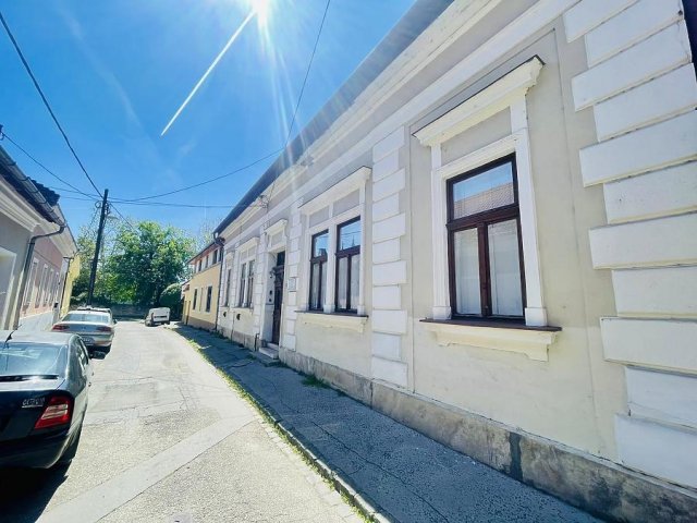 Eladó téglalakás, Vácon 27.9 M Ft, 1 szobás