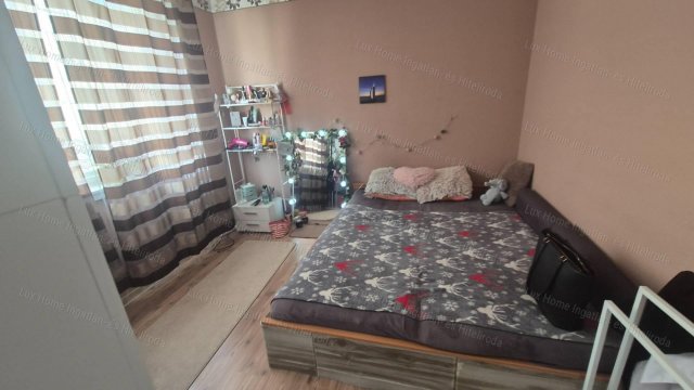 Eladó panellakás, Tatabányán 39.99 M Ft, 3 szobás