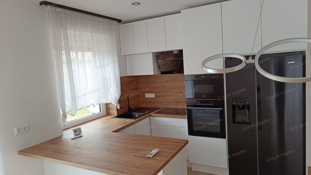 Eladó családi ház, Kisbajcson 87.9 M Ft, 3 szobás