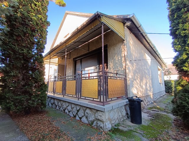 Eladó családi ház, Dombóváron 28.5 M Ft, 3 szobás