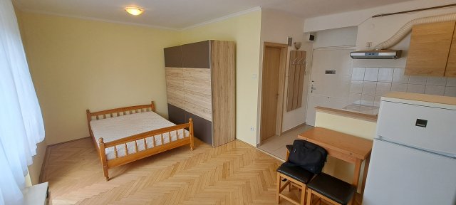 Kiadó téglalakás, albérlet, Székesfehérvárott 135 E Ft / hó
