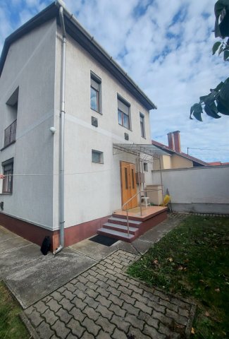 Eladó családi ház, Jászberényben 45 M Ft, 3 szobás