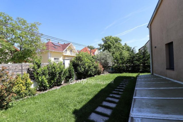 Eladó téglalakás, Budapesten, III. kerületben 23.625 M Ft