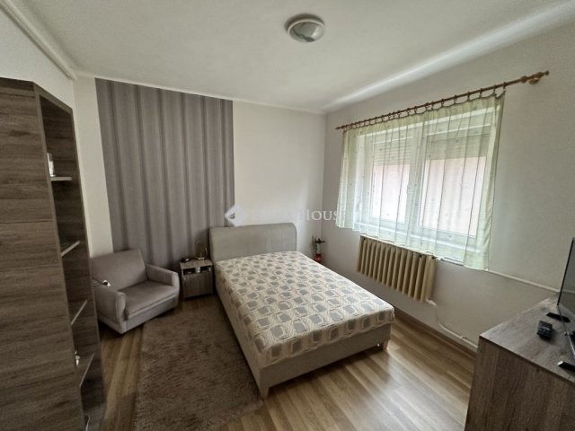 Eladó családi ház, Szigetváron 50 M Ft, 4 szobás