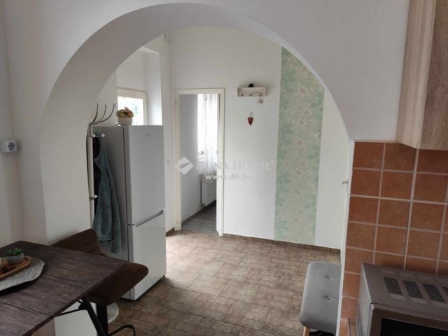 Eladó családi ház, Budapesten, XV. kerületben 54.9 M Ft