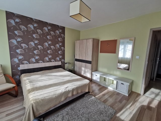 Kiadó téglalakás, albérlet, Pécsett 93 E Ft / hó, 2 szobás