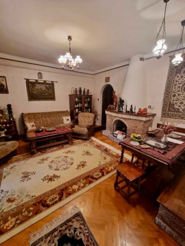 Eladó családi ház, Budapesten, III. kerületben, Domoszló útján