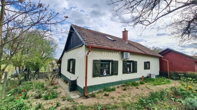 Eladó családi ház, Lakitelken 42 M Ft, 6 szobás