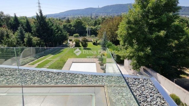 Eladó családi ház, Budapesten, III. kerületben 565.6 M Ft