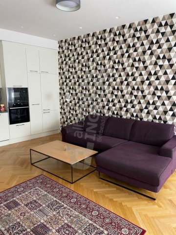 Kiadó téglalakás, albérlet, Budapesten, V. kerületben, 3 szobás