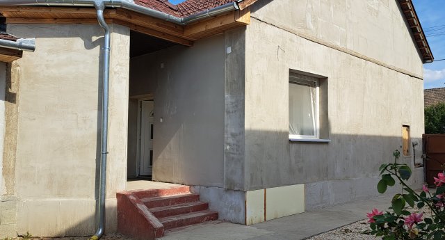 Eladó családi ház, Szegeden 49.9 M Ft, 3 szobás