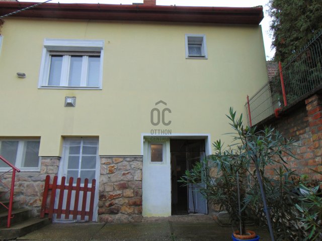 Eladó családi ház, Egerben 37.8 M Ft, 3 szobás
