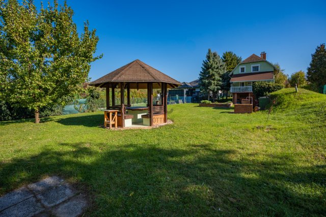 Eladó családi ház, Százhalombattán 149.9 M Ft, 4 szobás
