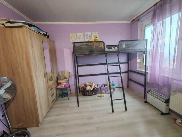 Eladó panellakás, Tatabányán 36.5 M Ft, 3 szobás