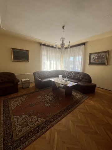 Eladó téglalakás, Győrött 135 M Ft, 3 szobás