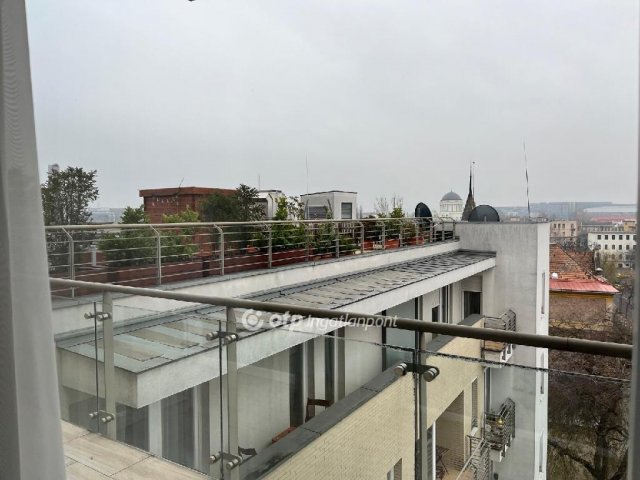 Eladó téglalakás, Budapesten, VIII. kerületben 190 M Ft