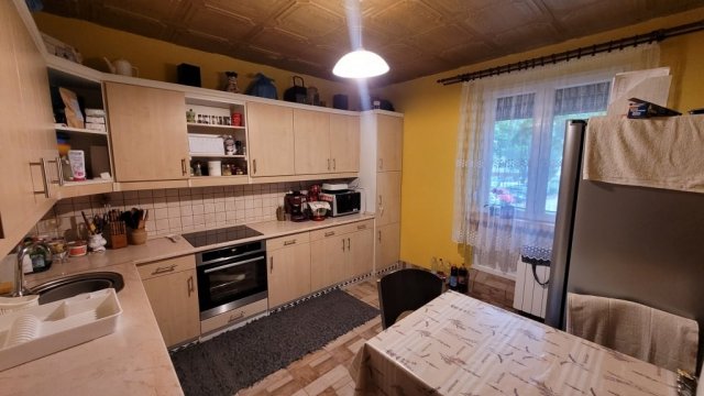 Eladó panellakás, Pécsett 48.999 M Ft, 2 szobás