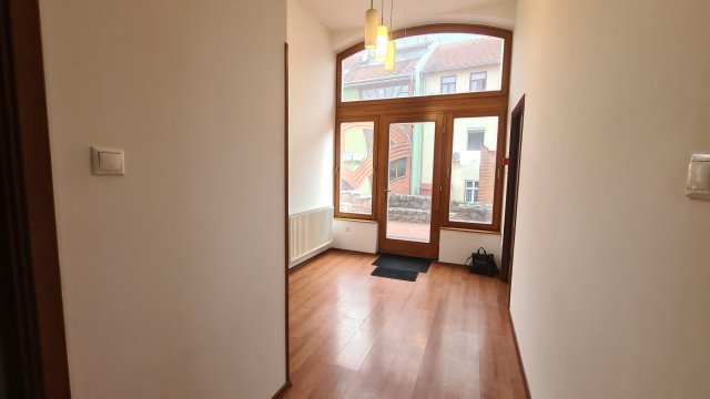 Kiadó ipari ingatlan, Pécsett 150 E Ft / hó, 2 szobás