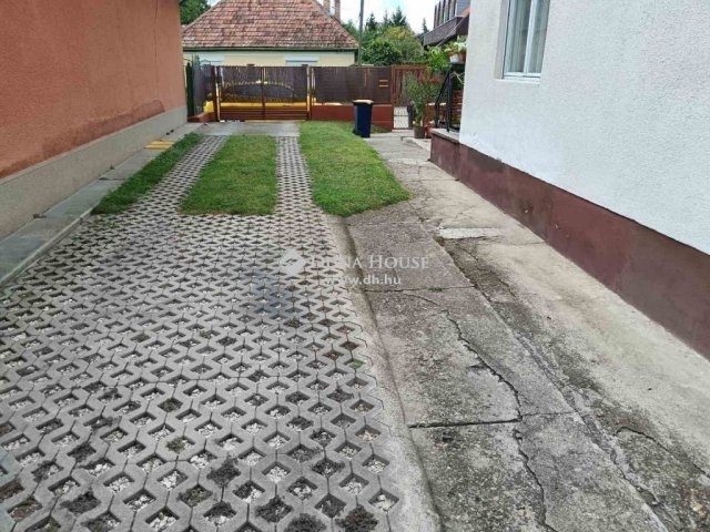 Eladó családi ház, Budapesten, XVII. kerületben 88.5 M Ft