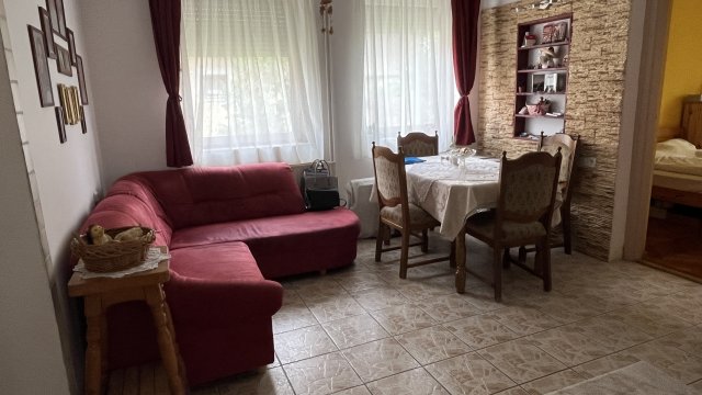Eladó családi ház, Gyenesdiáson 160 M Ft, 7 szobás