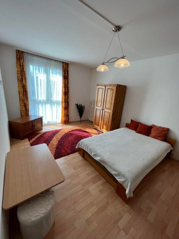 Kiadó panellakás, albérlet, Pécsett, Antal utcában, 1+1 szobás