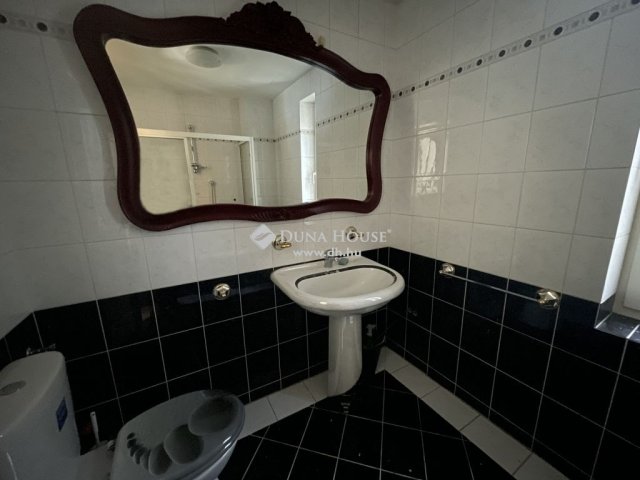 Eladó családi ház, Budakeszin 220 M Ft, 7 szobás